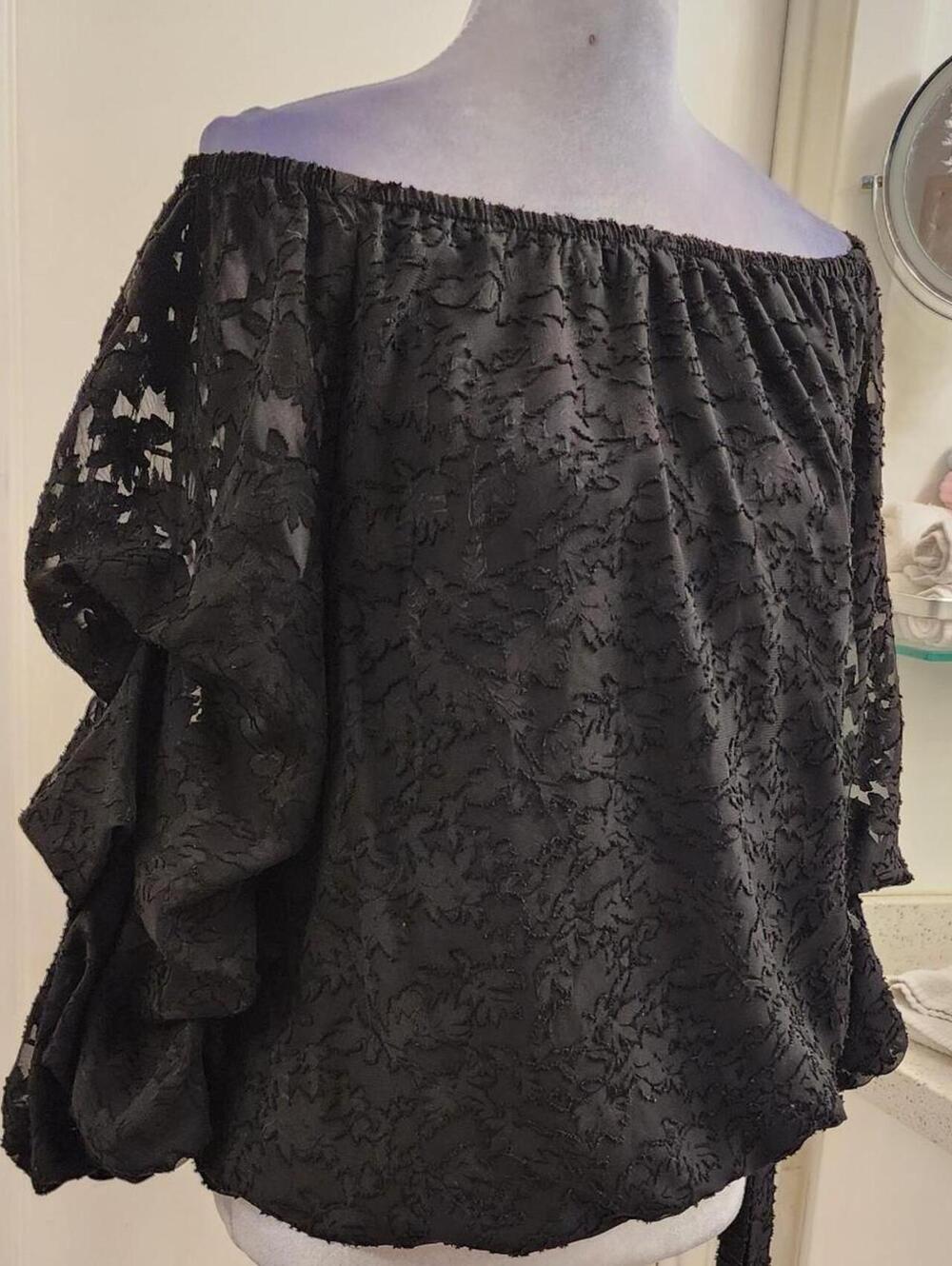Vince Camuto black off-the-shoulder floral lace blouse with ruffled tie-sleeves. - Picture 3 of 7